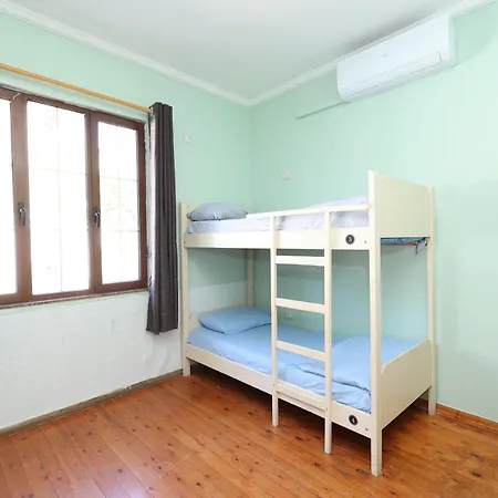 Albergue Osho Tirana