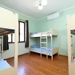 Hostel Osho Τίρανα