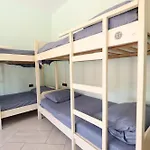 Osho Hostel Τίρανα