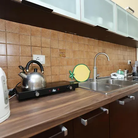 Osho بيت شباب تيرانا